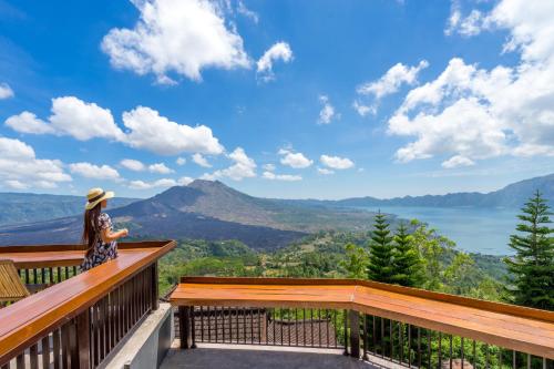 Lakeview Hotel and Restaurant in Kintamani Lakeview Hotel and Restaurant in Kintamani