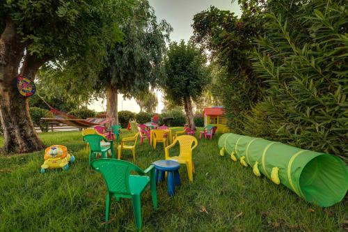 Dječje igralište, Delfini Hotel in Patra Dječje igralište, Delfini Hotel in Patra