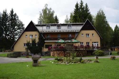 Exterior view, Penzion Gaudeamus in Svratka Exterior view, Penzion Gaudeamus in Svratka