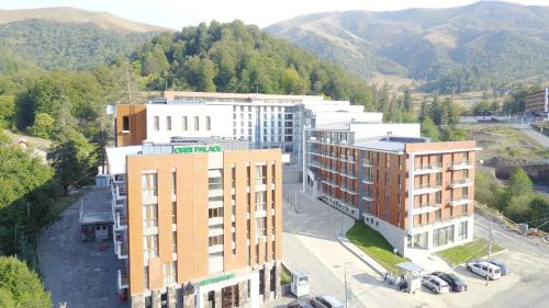 Dima Orbi apart. Bakuriani