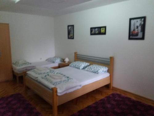 Gold Apartment
Gold Apartment