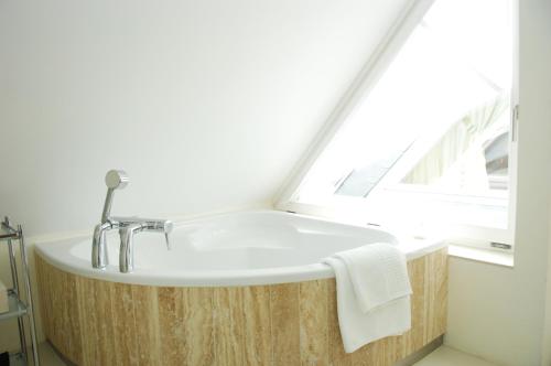 المرافق, فندق داس سبريتزينهاوس (Das Spritzenhaus Hotel) in Eltville am Rhein المرافق, فندق داس سبريتزينهاوس (Das Spritzenhaus Hotel) in Eltville am Rhein