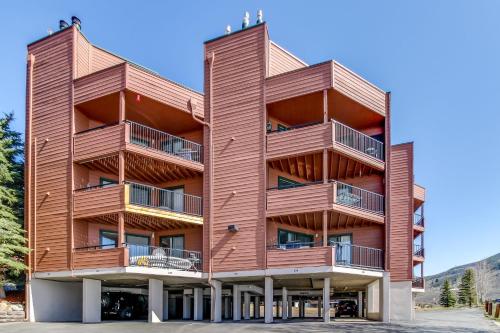 Exterior view, Lakeview Marina Place in Dillon (CO) Exterior view, Lakeview Marina Place in Dillon (CO)