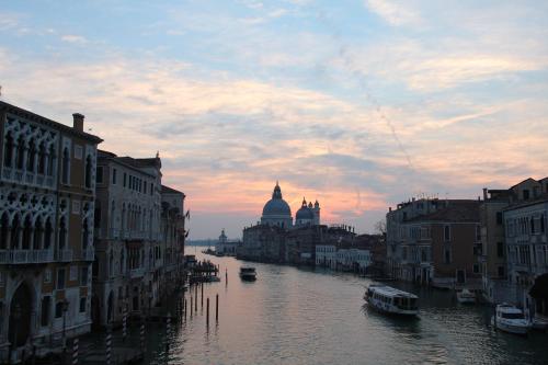 Inn Venice - image 2