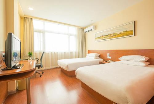 This photo about Hanting Express Weifang Shengli East Street Wenhua Road shared on HyHotel.com