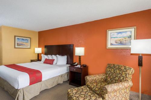 Ramada by Wyndham West Palm Beach Airport in West Palm Beach (FL) Ramada by Wyndham West Palm Beach Airport in West Palm Beach (FL)