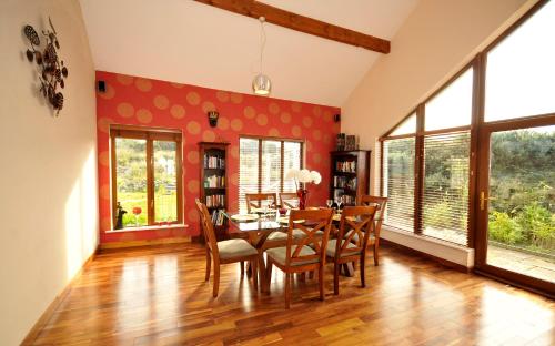 Létesítmények, House with sea views close to Beach with WiFi and large kitchen and dining in Maam Cross Létesítmények, House with sea views close to Beach with WiFi and large kitchen and dining in Maam Cross