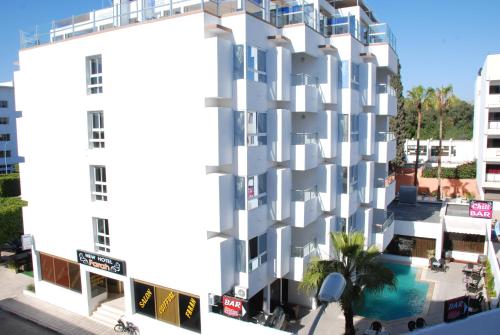 Entrance, New Farah Hotel in Agadir Entrance, New Farah Hotel in Agadir