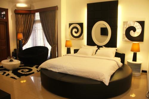 อัล ซาลาม ซีอาเรียห์ เกสต์เฮาส์ (Al Salam Syariah Guest House) in ปาซาร์ กลีวอน อัล ซาลาม ซีอาเรียห์ เกสต์เฮาส์ (Al Salam Syariah Guest House) in ปาซาร์ กลีวอน