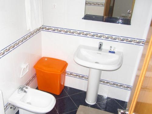 This photo about Apartment Apartamento T1 no R/chao shared on HyHotel.com