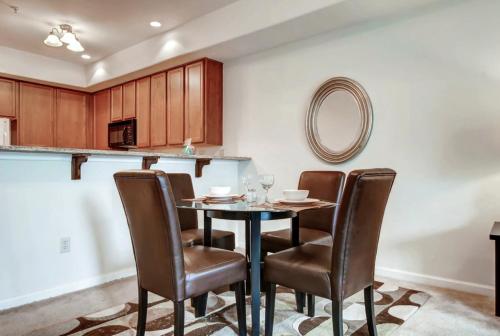 在meiguo.com看到的Global Luxury Suites at Forrestal的介绍图片