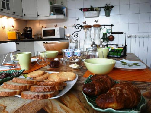 Food and beverages, In Giardino B&B in Cassina De' Pecchi Food and beverages, In Giardino B&B in Cassina De' Pecchi