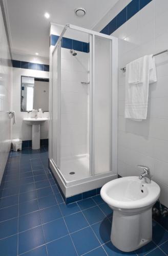 Bathroom, Hotel Fortuna in Ancona Bathroom, Hotel Fortuna in Ancona