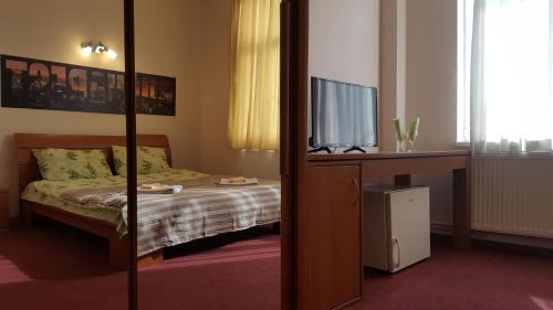 Bella Victoriei
Bella Victoriei