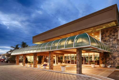 Entrance, SureStay Plus Hotel Brandywine Valley by Best Western in Fairfax (DE) Entrance, SureStay Plus Hotel Brandywine Valley by Best Western in Fairfax (DE)