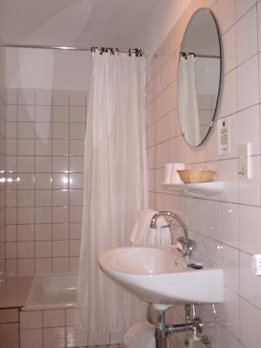 Hotel de Kroon in Епос Hotel de Kroon in Епос
