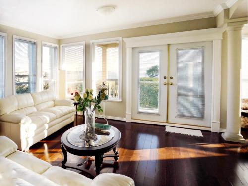 Κοινόχρηστο σαλόνι/χώρος τηλεόρασης, Star of the Sea guest house in Γουάιτ Ροκ(Βρετανική Κολούμβια) Κοινόχρηστο σαλόνι/χώρος τηλεόρασης, Star of the Sea guest house in Γουάιτ Ροκ(Βρετανική Κολούμβια)