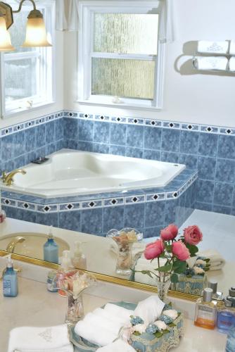 Υδρομασάζ, Star of the Sea guest house in Γουάιτ Ροκ(Βρετανική Κολούμβια) Υδρομασάζ, Star of the Sea guest house in Γουάιτ Ροκ(Βρετανική Κολούμβια)