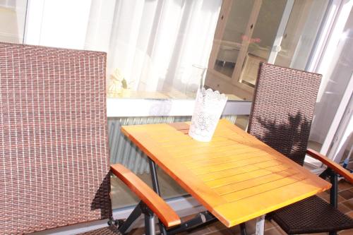 Balkong/terasse, MariaPrimaVera Apartment am Kurpark mit Schwarzwaldblick * * * * in Bad Krozingen Balkong/terasse, MariaPrimaVera Apartment am Kurpark mit Schwarzwaldblick * * * * in Bad Krozingen