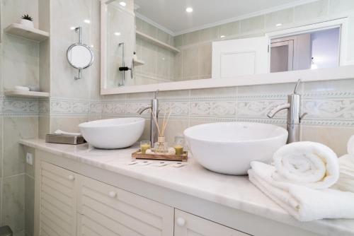 This photo about ARTS In Penthouse Apartments Til Sol shared on HyHotel.com