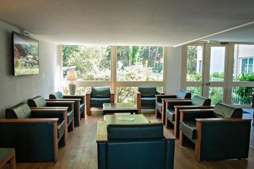 Bar/lounge, Kyriad Nemours Darvault in Nemours Bar/lounge, Kyriad Nemours Darvault in Nemours