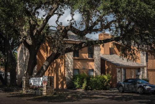 Bejárat, Cypress Fairway Village in Wimberley (TX) Bejárat, Cypress Fairway Village in Wimberley (TX)