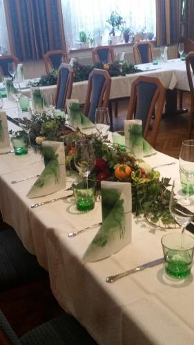 This photo about Hotel-Gasthof-Fleischerei - Zur alten Post shared on HyHotel.com