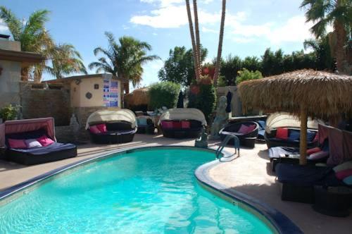 在meiguo.com看到的海山裸体度假村 - 仅限成人入住 的介绍图片