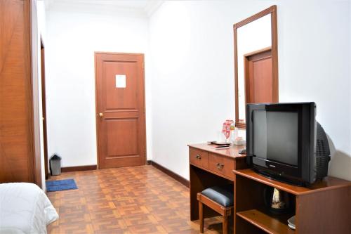 This photo about ZEN Rooms Basic Cipanas Km.78 shared on HyHotel.com