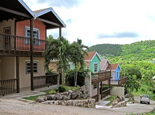 Vista exterior, Trilogy Villas in Falmouth Vista exterior, Trilogy Villas in Falmouth