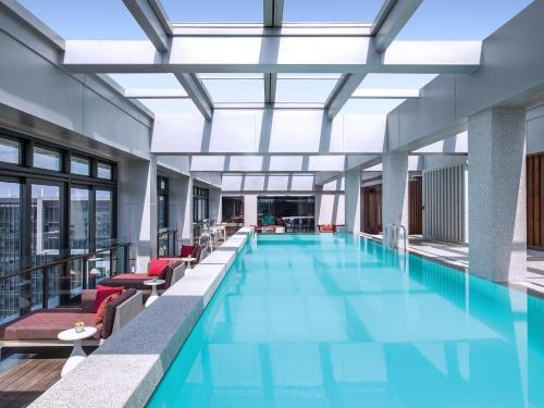 Swimming pool, Cordis Shanghai Hongqiao in Hongqiao Airport and National Convention Center Swimming pool, Cordis Shanghai Hongqiao in Hongqiao Airport and National Convention Center
