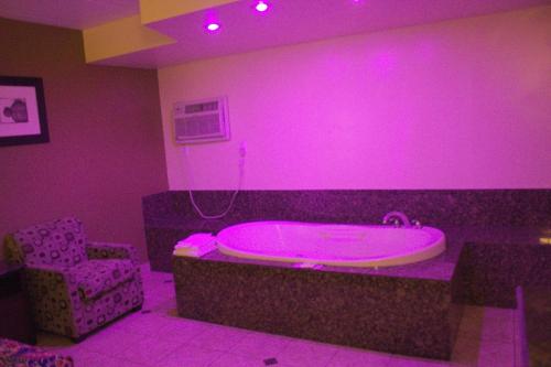 American Inn and Suites in Countryside American Inn and Suites in Countryside