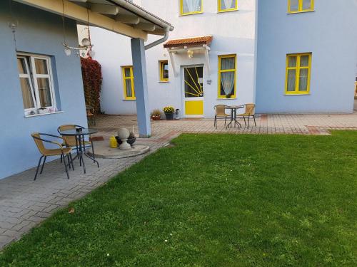 Kert, Villa Sonnenschein in Laa an der Thaya Kert, Villa Sonnenschein in Laa an der Thaya