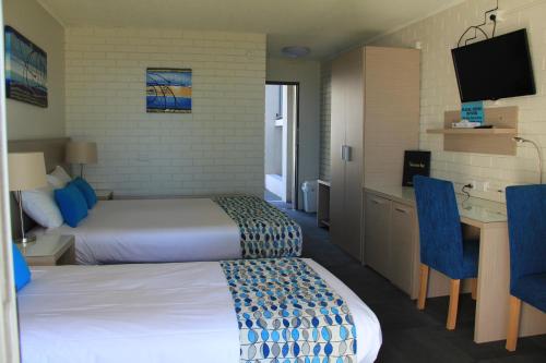 Zorba Waterfront Motel in Batemans Bay Zorba Waterfront Motel in Batemans Bay
