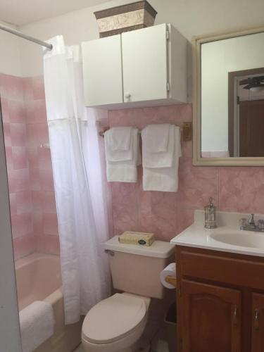 Ванная комната, Sagusta Gardens NCA in Уитби Ванная комната, Sagusta Gardens NCA in Уитби