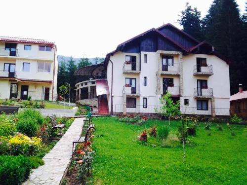 مدخل, Pensiunea Lu' Movila in Durau مدخل, Pensiunea Lu' Movila in Durau