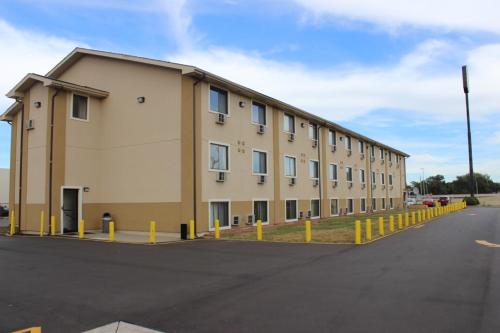 懷俄明-急流城區溫德姆速8酒店 (Super 8 by Wyndham Grand Rapids/Wyoming) in 大激流城 (MI) 懷俄明-急流城區溫德姆速8酒店 (Super 8 by Wyndham Grand Rapids/Wyoming) in 大激流城 (MI)