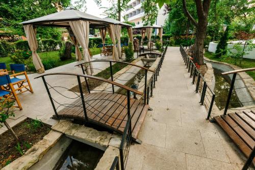 طعام و مشروبات, Hotel Bavaria Blu in Mamaia Beachfront طعام و مشروبات, Hotel Bavaria Blu in Mamaia Beachfront