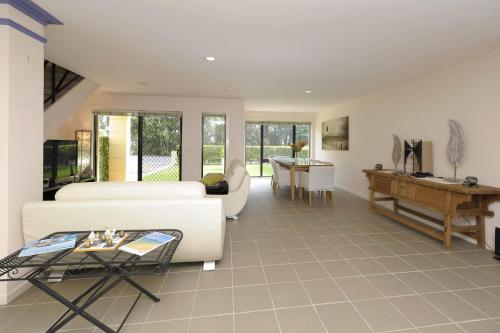 This photo about Government Road, 2/161 shared on HyHotel.com