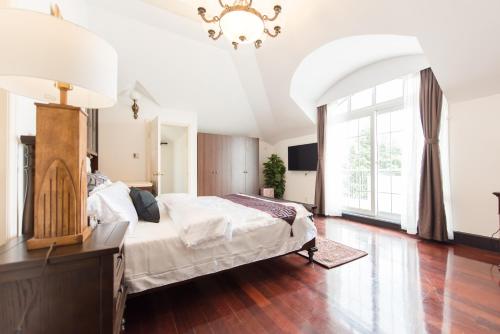 This photo about Marri-Holiday Garden Inn, Hongqiao Airport, NECC shared on HyHotel.com