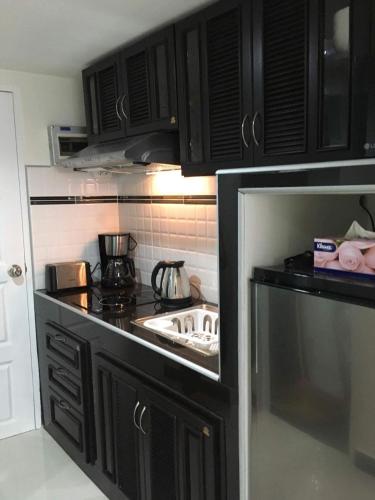 Kitchen, Vip condo chain by Linda in Rayong Kitchen, Vip condo chain by Linda in Rayong