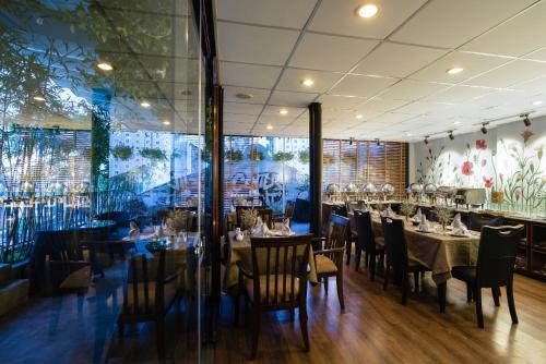 Restoran, Asian Ruby Center Point Hotel in Kota Ho Chi Minh Restoran, Asian Ruby Center Point Hotel in Kota Ho Chi Minh