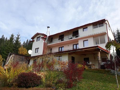 مدخل, Pensiunea Lu' Movila in Durau مدخل, Pensiunea Lu' Movila in Durau