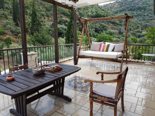 Leonidio Stone House in พอร์โต เคไล Leonidio Stone House in พอร์โต เคไล