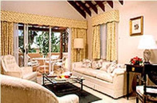 Fourways Inn in Bermuda Fourways Inn in Bermuda