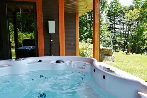 bubbelbad, Chalet 31 Chemin Blanc by Les Chalets Alpins in Stoneham (QC) bubbelbad, Chalet 31 Chemin Blanc by Les Chalets Alpins in Stoneham (QC)