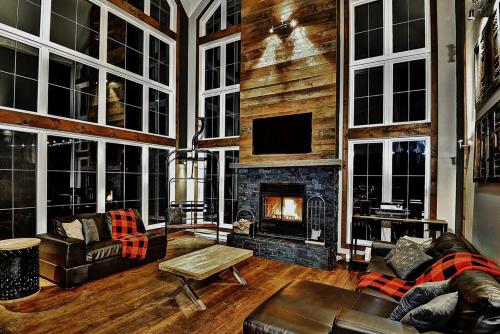 Le Sto Shack 25 Chemin Blanc by Les Chalets Alpins in Stoneham (QC) Le Sto Shack 25 Chemin Blanc by Les Chalets Alpins in Stoneham (QC)