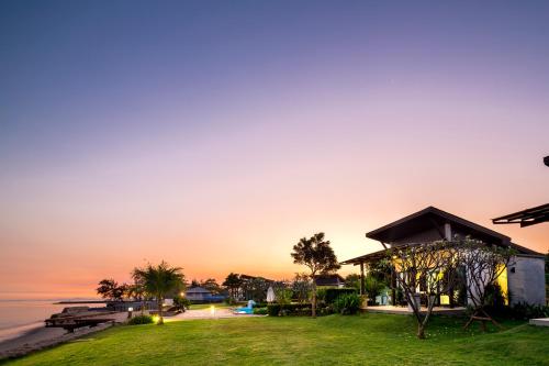 trädgård, i Tara Resort & Spa in Phetchaburi trädgård, i Tara Resort & Spa in Phetchaburi