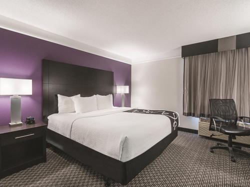 La Quinta Inn & Suites by Wyndham Miami Lakes in Miami Lakes La Quinta Inn & Suites by Wyndham Miami Lakes in Miami Lakes