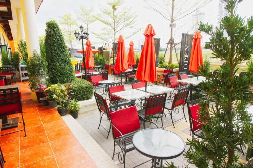 Food and beverages, Venetian Signature Condo Resort Pattaya near Jurassic Garden Food and beverages, Venetian Signature Condo Resort Pattaya near Jurassic Garden